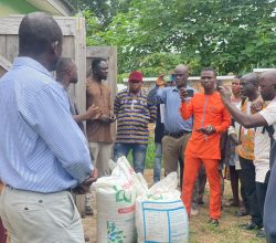 Asunafo South DCE Distributes Fertiliser to Farmers Under Government’s Feed Ghana Programme